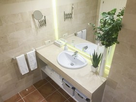Baño Marbella Alquiler 2.jpg