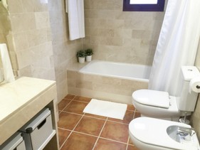 Baño Marbella Alquiler 4.jpg