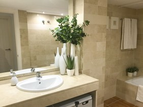 Baño Marbella Alquiler.jpg